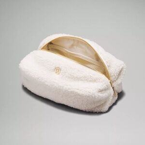 **NWT** Lululemon Feeling Ready Fleece Pouch, Large Size